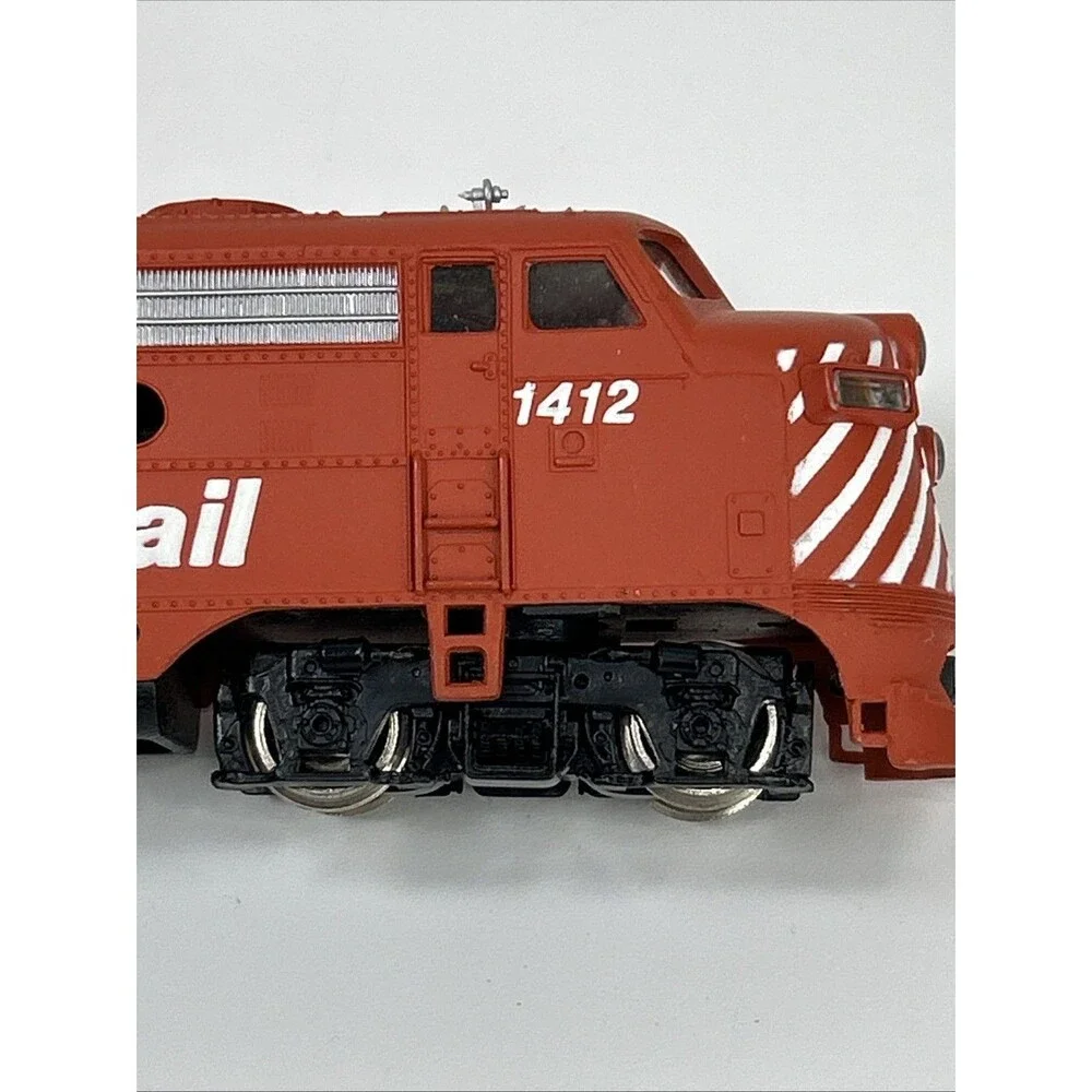 Bachmann HO CP Rail #1412 Diesel Locomotive Train Canadian Pacific Red Untested